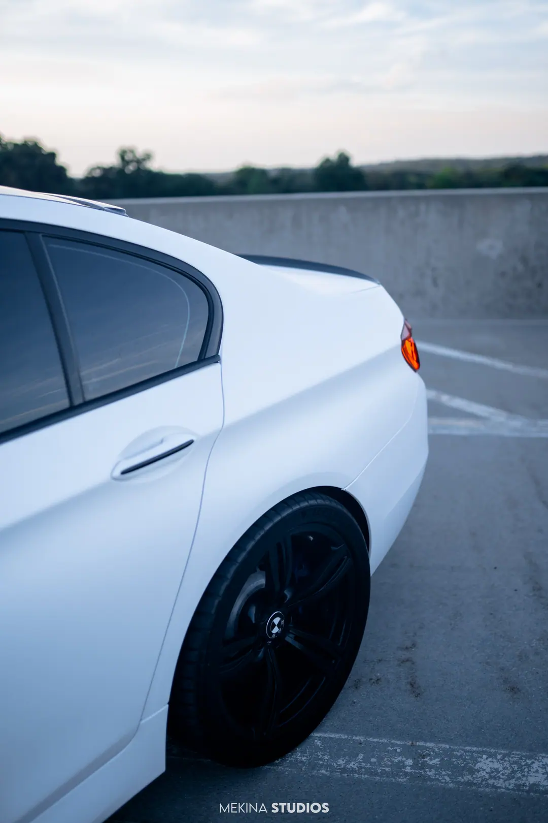 2014 BMW M5 — Wrap in Matte White Metallic — frame 3